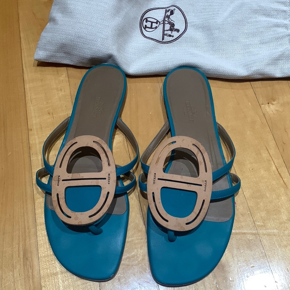 WOMENS HERMES SIZE 40 LEATHER FLIP FLOPS MADE IN ITALY